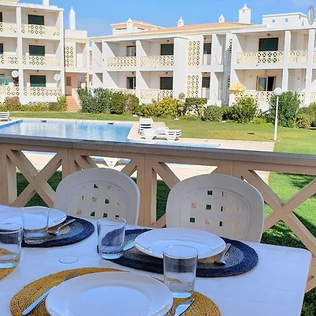 Lovelystay - Relaxing Oasis With Pool